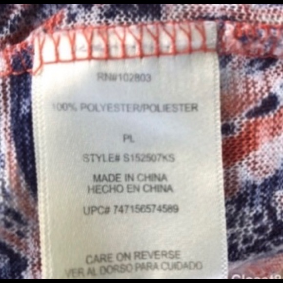 FREE 🆓 With Purchase Paisley Tee Shirt - Picture 6 of 6